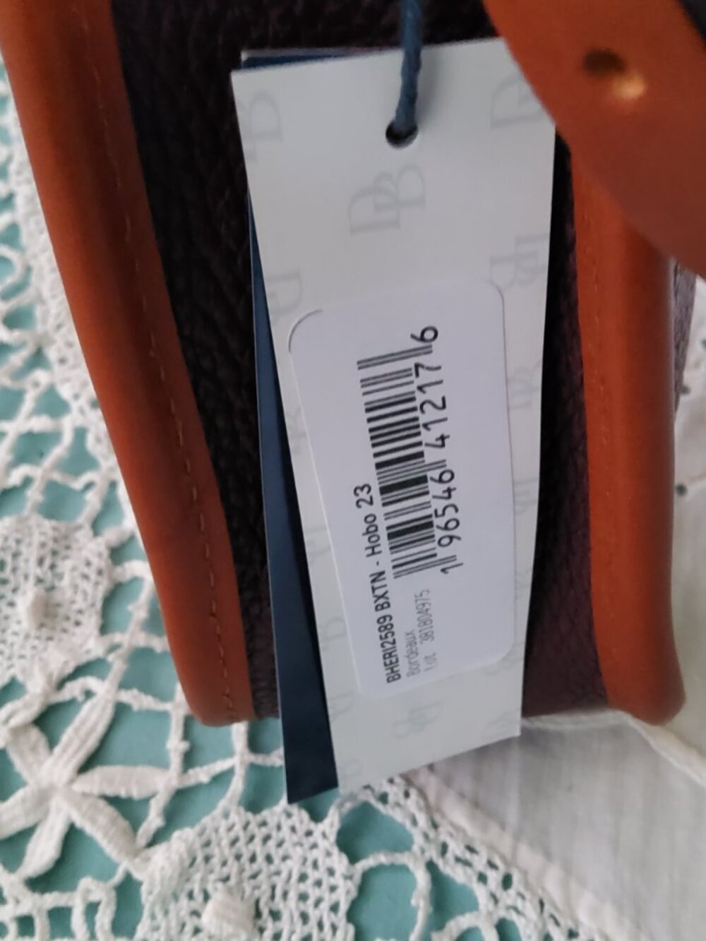 NWT Dooney & Bourke Large Duck Heritage Hobo 23 in Bordeaux - Picture 3 of 10
